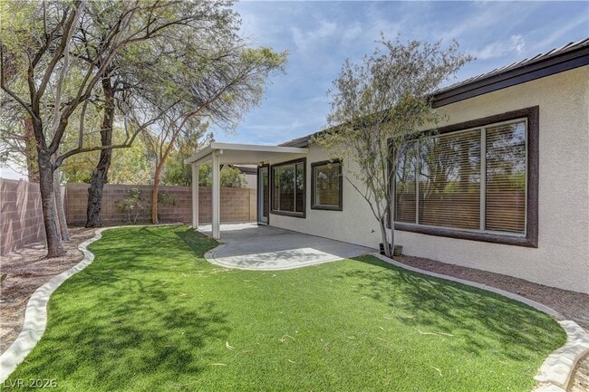 Building Photo - 10876 Scamadella St