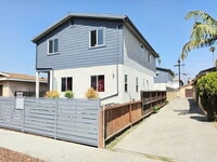 Building Photo - 631 W 83rd St