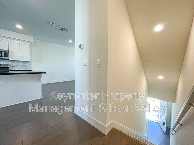 Building Photo - 37549 Willow St