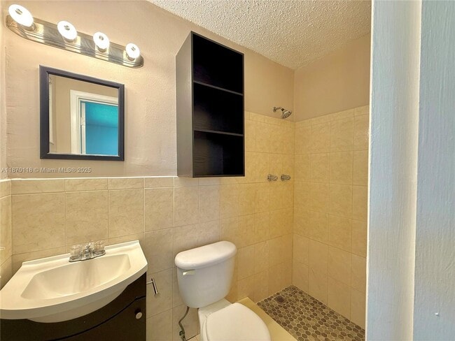 Building Photo - 6725 SW 27th Ct