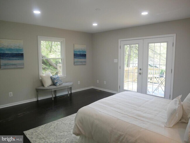Building Photo - 35600 Sassafras Dr