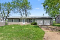 Building Photo - 515 Topaz Ave