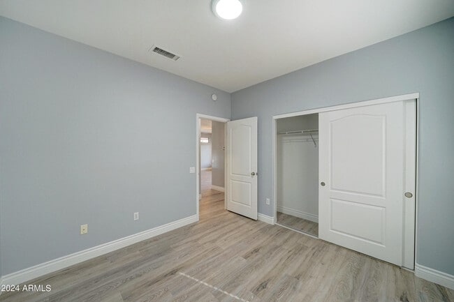 Building Photo - 16457 W Rock Springs Ln