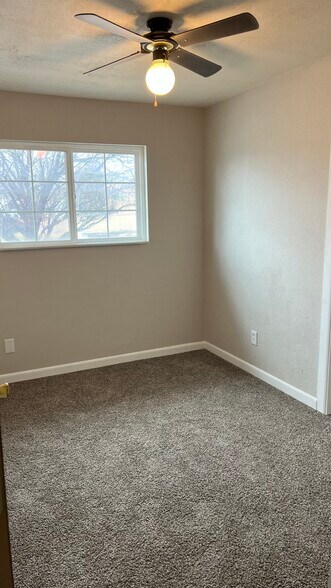 Building Photo - 3708 Sierra Vista Dr