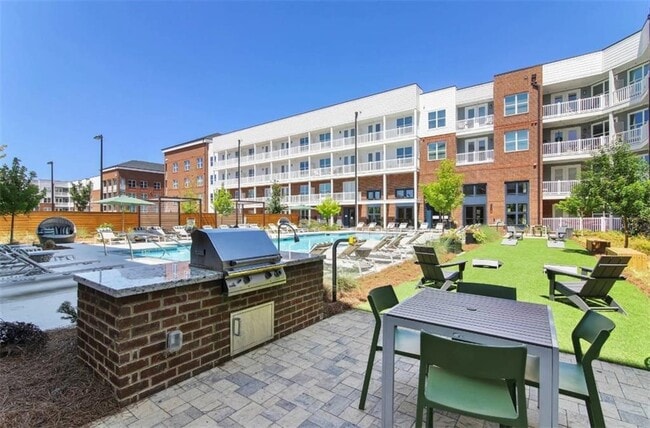 Building Photo - 550 Webb Gin House Rd