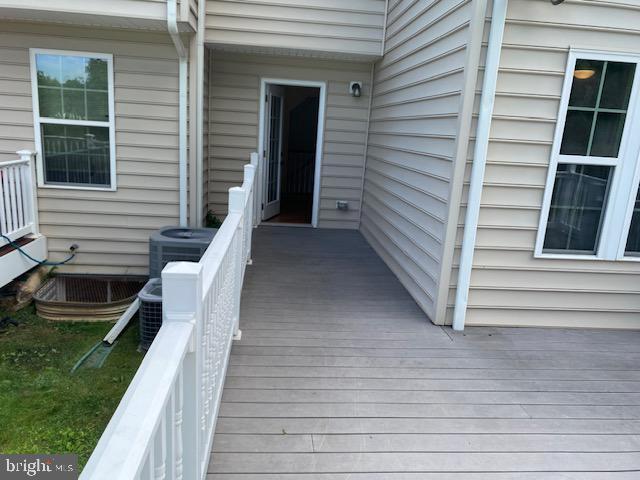 Building Photo - 145 Sandpiper Ct