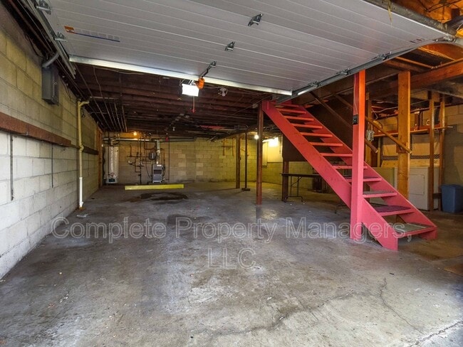Building Photo - 110 S 4th Ave W