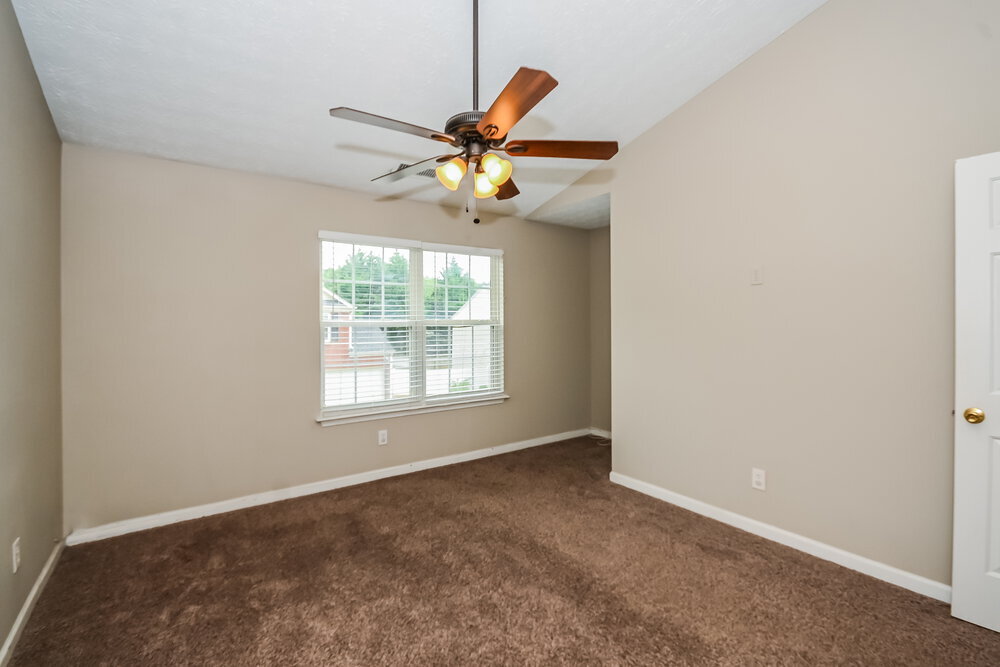 Building Photo - 213 Oak Grove Way