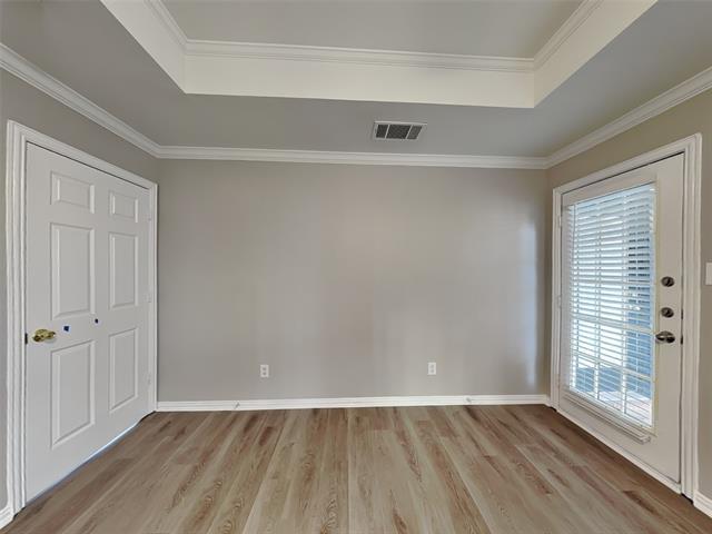 Building Photo - 709 W Park Dr