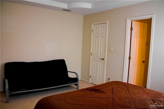 Building Photo - 22 Sabrina Dr