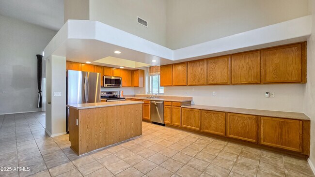 Building Photo - 12414 W Cameron Dr