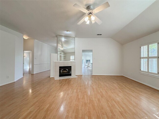 Building Photo - 311 N Rush Haven Cir