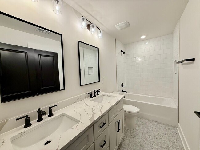 Building Photo - 2805 Fordwood Dr