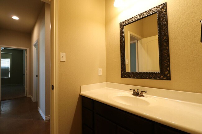 Building Photo - Stallion 3101 - 3105