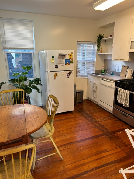 Building Photo - 3005 Huntingdon Ave