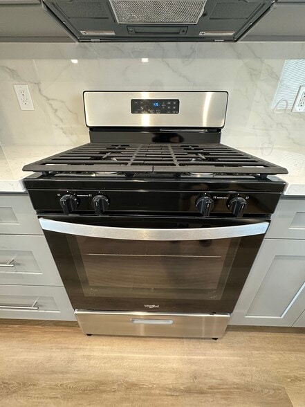 Building Photo - 8436 Oakdale Ave