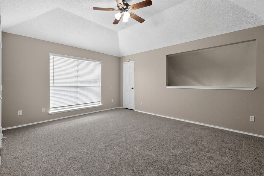 Building Photo - 1624 Ariel Dr