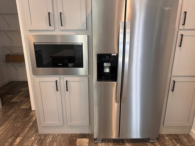 Building Photo - 7865 W Hwy 40