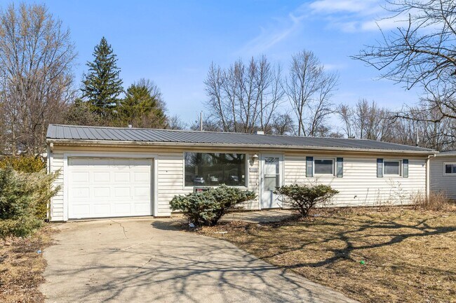 Building Photo - COMING SOON! Updated 3-Bedroom House