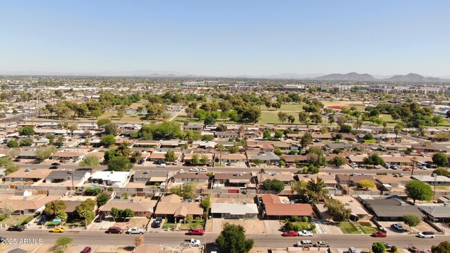 Building Photo - 3336 W Turney Ave