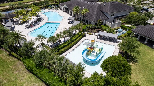 Building Photo - ** STONECREEK ** 3 BED + DEN / 3.5 BATH - ...