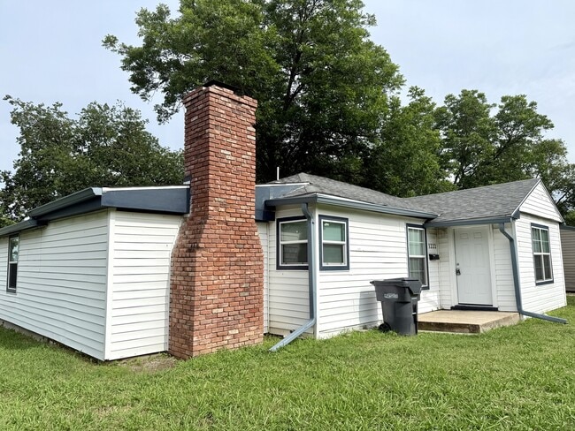 Building Photo - 1222 Hargrove St