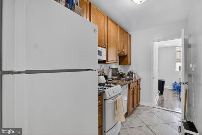 Building Photo - 4009 8th St NE