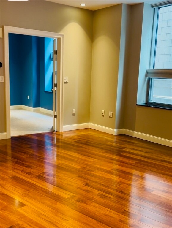 Building Photo - 1 Charles St S