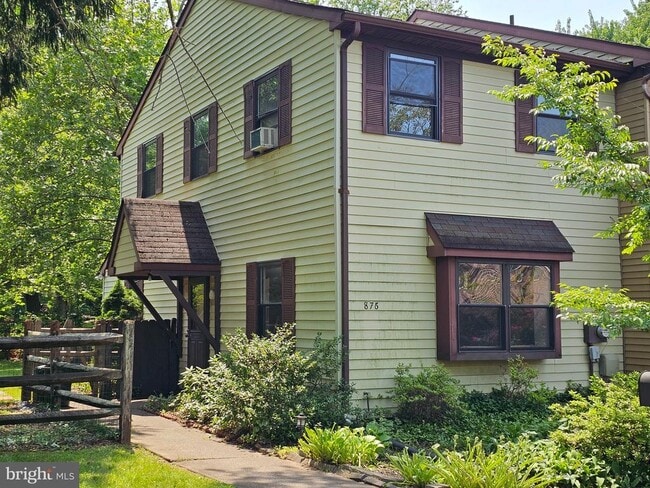 Primary Photo - 876 Williams Pl