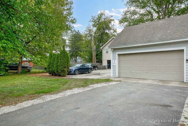 Building Photo - 325 N Loomis St