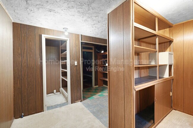 Building Photo - 112 W Amherst Ct
