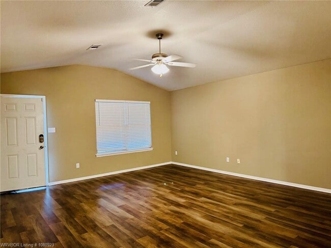 Building Photo - 6604 Huntington Ct