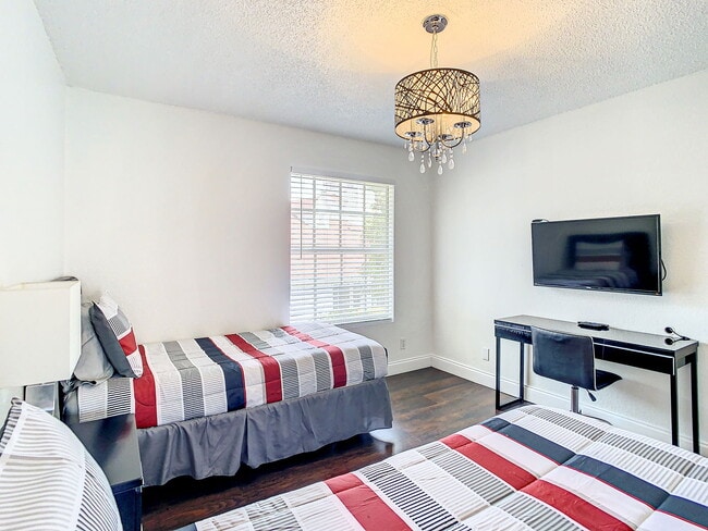Building Photo - Westwood Boulevard, Orlando, FL 32821 - 2 ...