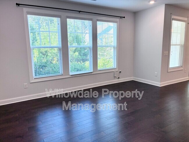 Building Photo - 1309 Little Hills Dr