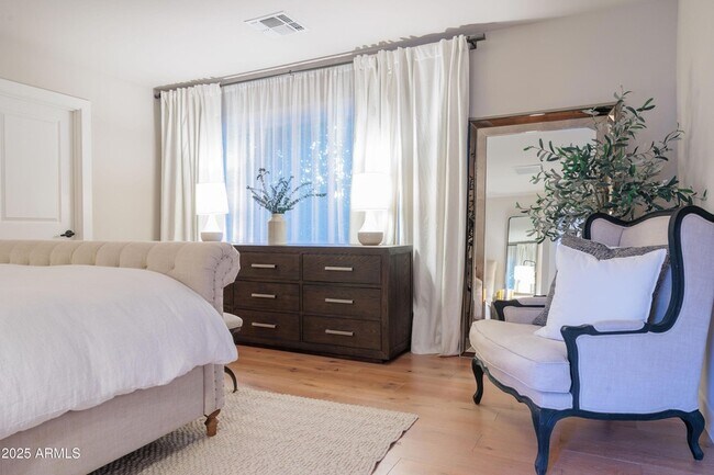 Building Photo - 243 W Harmont Dr