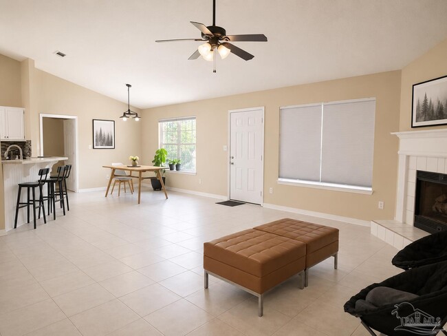 Building Photo - 5079 Cassia Dr