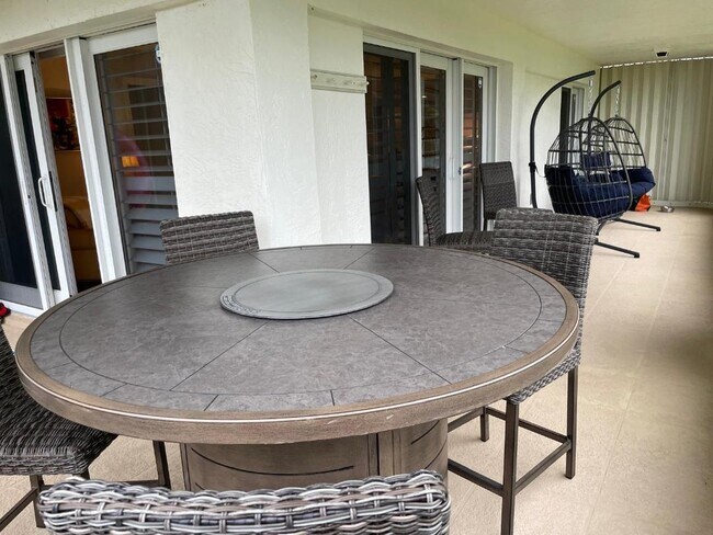 Building Photo - 10980 S Ocean Dr