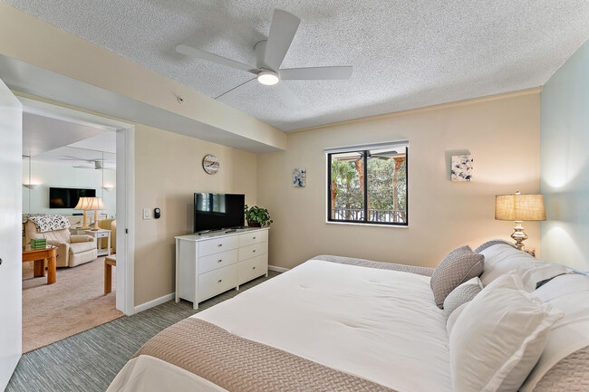 Building Photo - 1001 Seafarer Cir