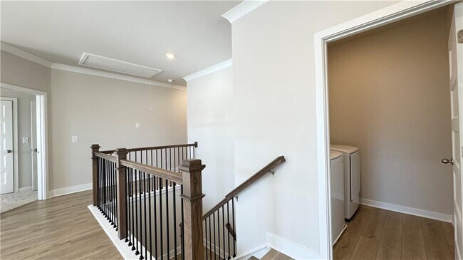 Building Photo - 5401 Bancroft Ln