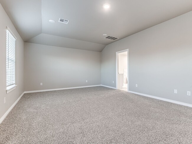 Building Photo - Newer home only minutes away from Paycom, Falling Springs Addition + Greenbelt lot + Deer Creek S...