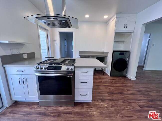 Building Photo - 832 Indiana Ave