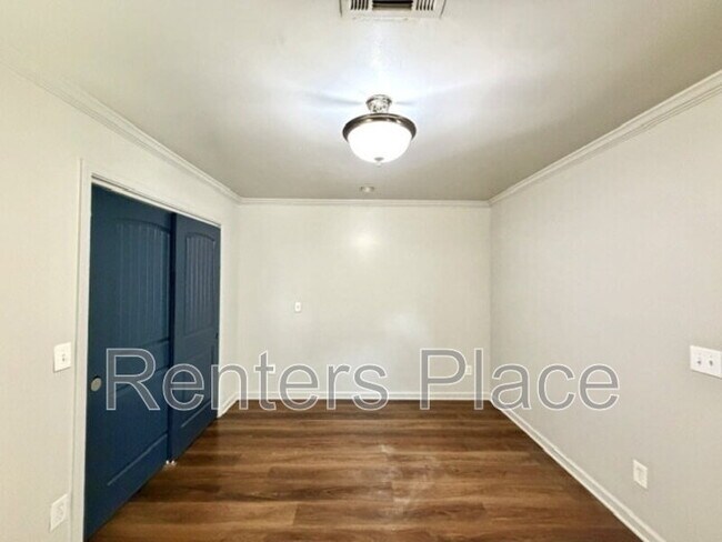 Building Photo - 4308 E 4th Pl