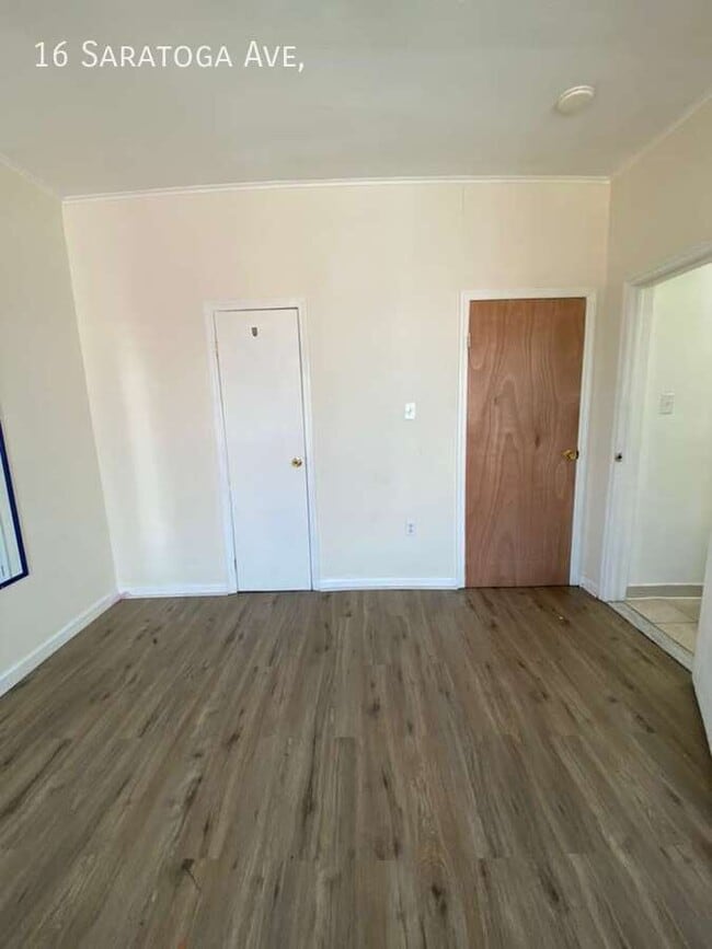 Building Photo - 16 Saratoga Ave