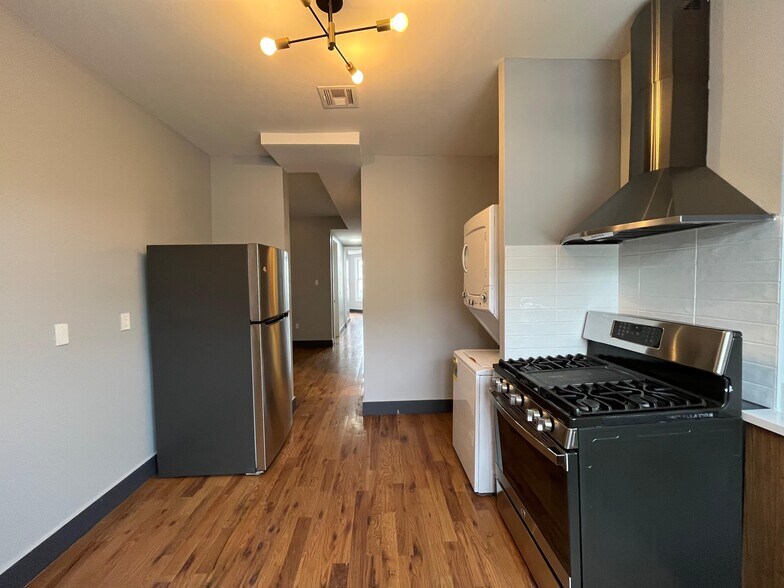 Building Photo - 74 Baldwin Ave