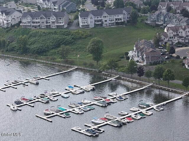 Building Photo - 2 Horizon Dr