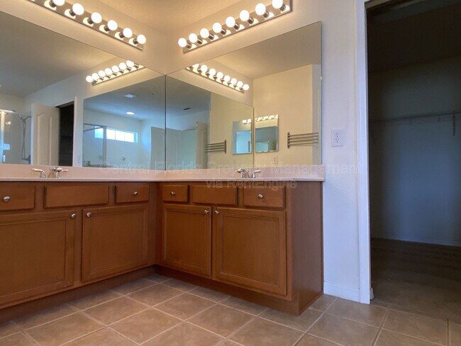 Building Photo - 9836 Old Patina Way