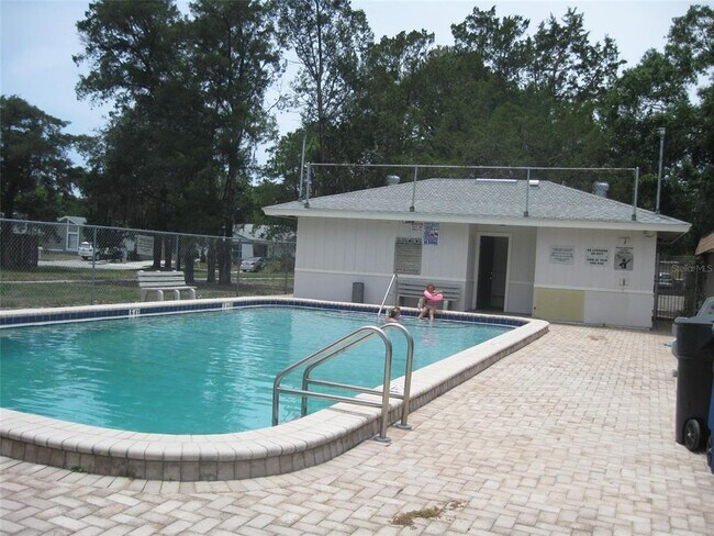 Building Photo - 2010 Santiago Way S