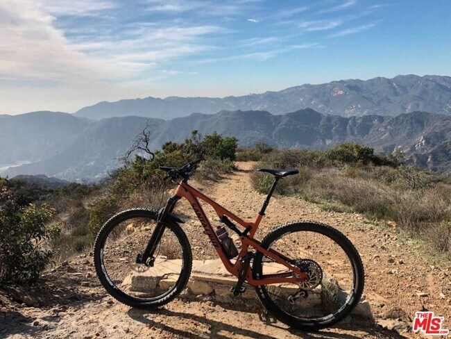 Building Photo - 272 N Topanga Canyon Blvd