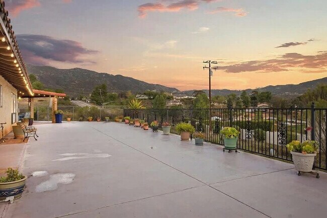 Building Photo - 14552 Skyline Truck Trail