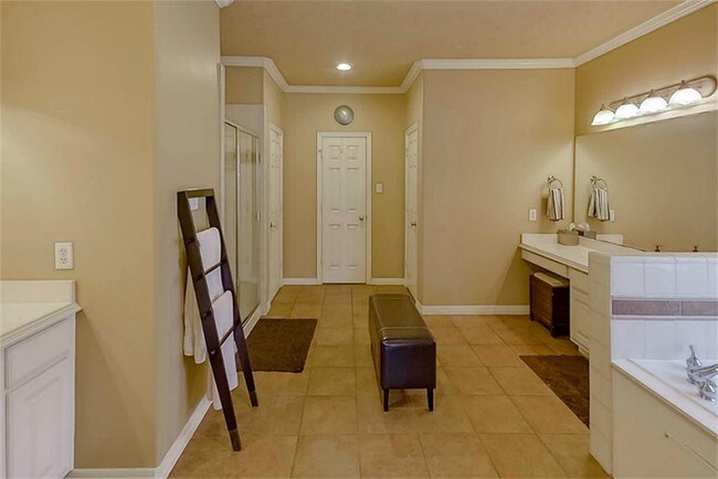 Building Photo - 1107 Sopris Dr